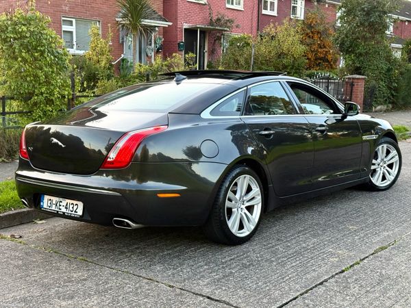 Jaguar XJ Saloon, Diesel, 2013, Grey
