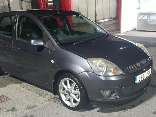 Ford Fiesta Hatchback, Diesel, 2009, Grey