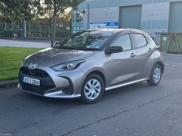 Toyota Yaris Hatchback, Petrol Hybrid, 2020, Beige