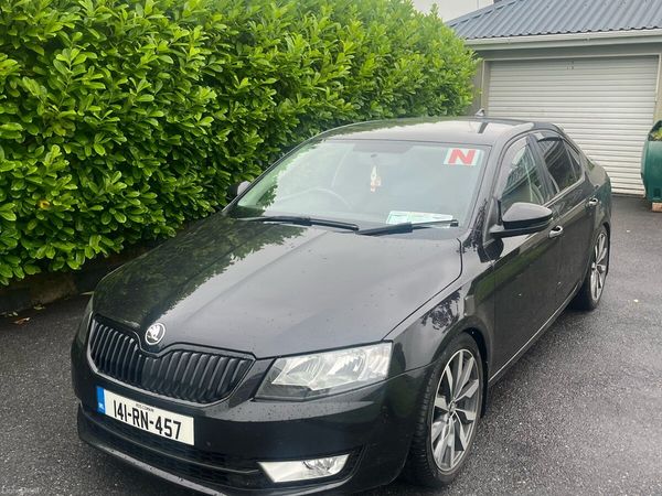Skoda Octavia Saloon, Diesel, 2014, Black