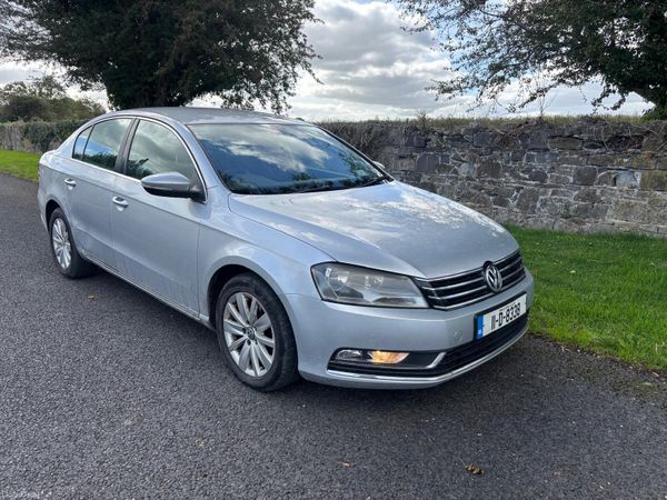 Volkswagen Passat Saloon, Diesel, 2011, Silver