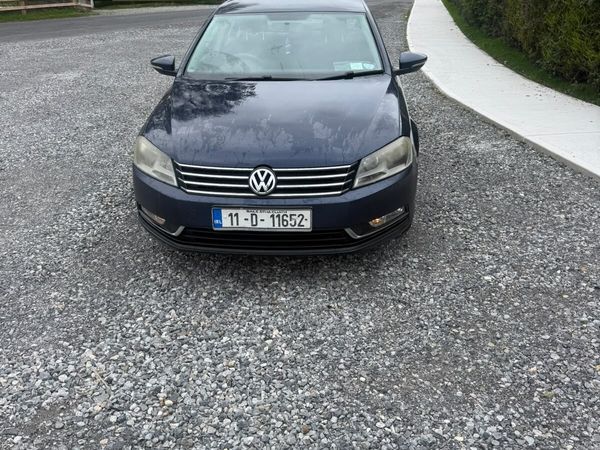 Volkswagen Passat Saloon, Diesel, 2011, Blue