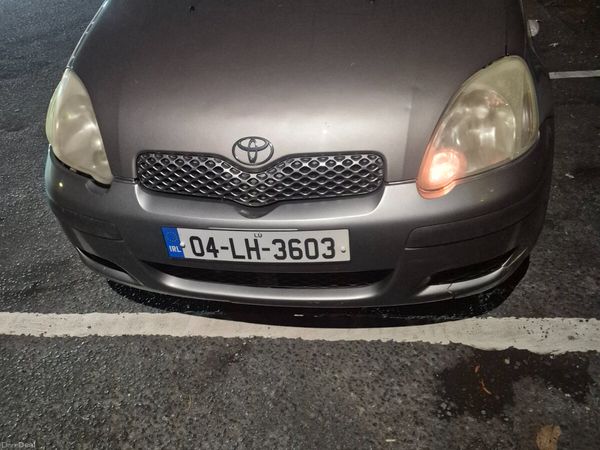 Toyota Yaris Hatchback, Petrol, 2004, Grey