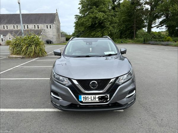 Nissan Qashqai Hatchback, Diesel, 2019, Grey