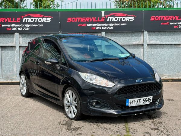 Ford Fiesta Hatchback, Petrol, 2014, Black