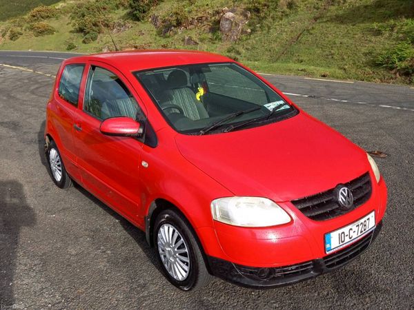 Volkswagen Fox Hatchback, Petrol, 2010, Red