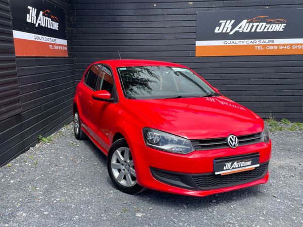 Volkswagen Polo Hatchback, Petrol, 2011, Red