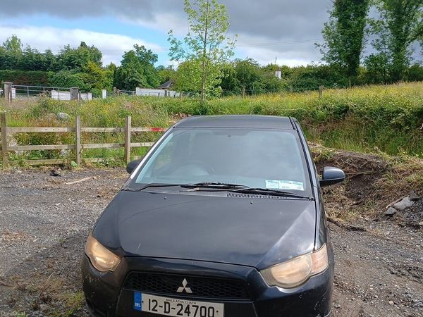 Mitsubishi Colt MPV, Petrol, 2012, Black