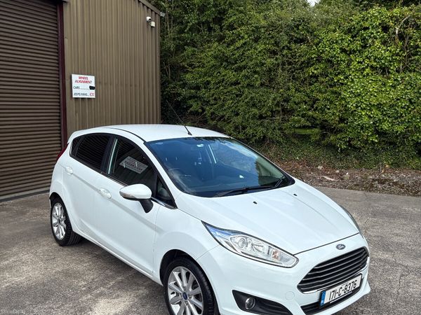 Ford Fiesta Hatchback, Petrol, 2017, White