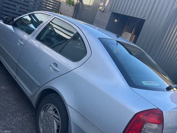 Skoda Octavia Hatchback, Diesel, 2010, Silver