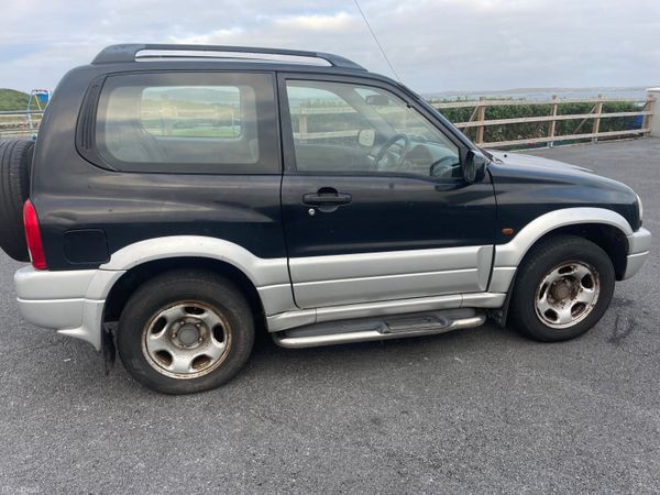 Suzuki Grand Vitara SUV, Petrol, 2005, Black