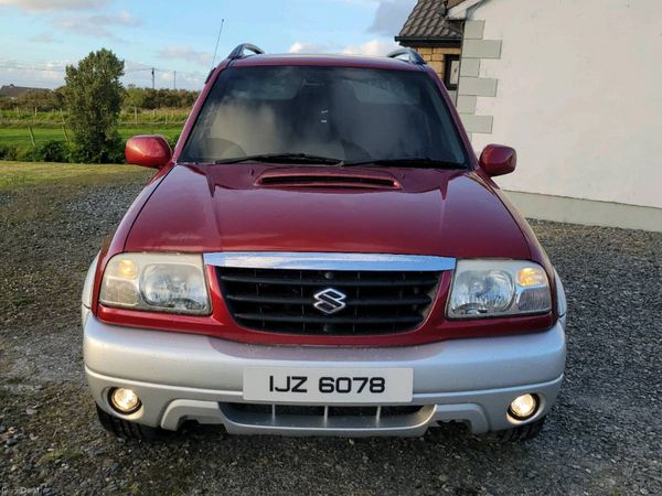 Suzuki Grand Vitara SUV, Diesel, 2005, Red