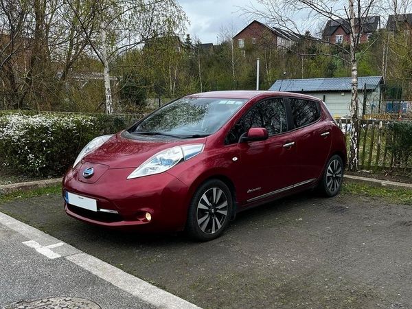 Nissan Leaf Hatchback, Electric, 2016, Red