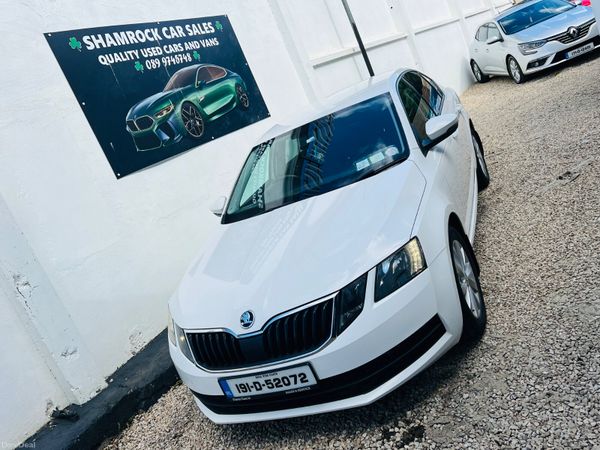Skoda Octavia Hatchback, Diesel, 2019, White