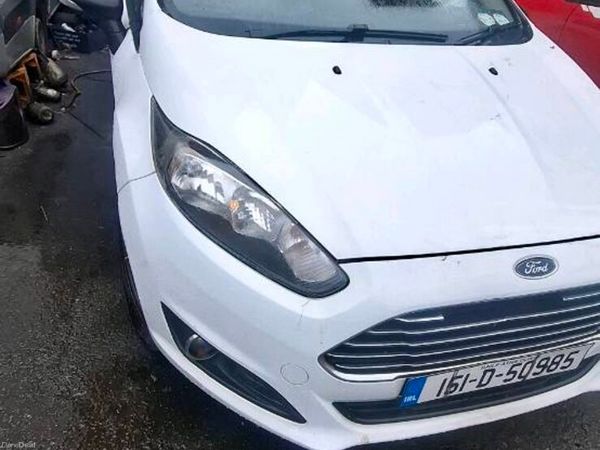 Ford Fiesta Hatchback, Diesel, 2015, White