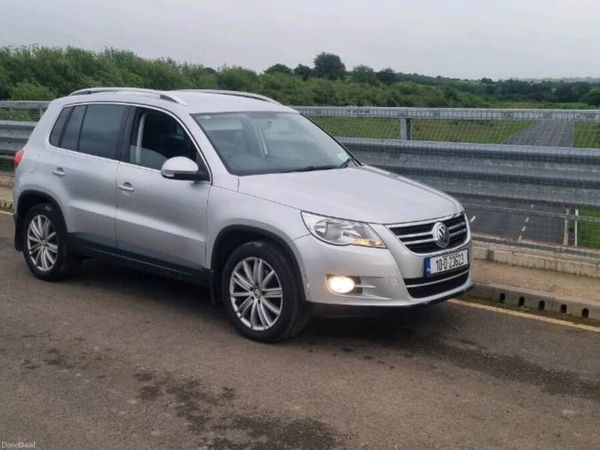 Volkswagen Tiguan SUV, Diesel, 2010, Silver