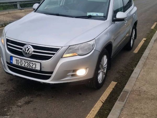 Volkswagen Tiguan SUV, Diesel, 2010, Silver