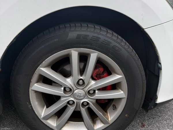 Toyota Auris Hatchback, Diesel, 2011, White