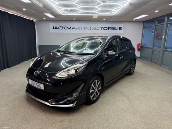 Toyota Aqua Hatchback, Petrol Hybrid, 2018, Black