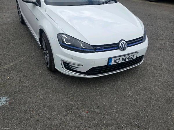 Volkswagen Golf Estate, Petrol Plug-in Hybrid, 2018, White