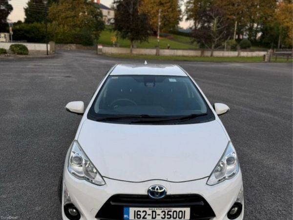 Toyota Aqua Hatchback, Petrol Hybrid, 2016, White
