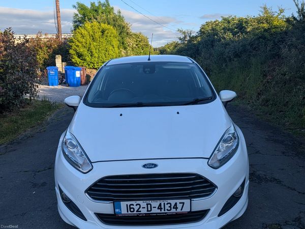 Ford Fiesta Hatchback, Petrol, 2016, White