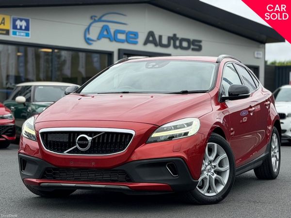 Volvo V40 Hatchback, Diesel, 2018, Red