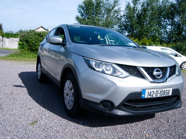 Nissan Qashqai Hatchback, Petrol, 2014, Silver