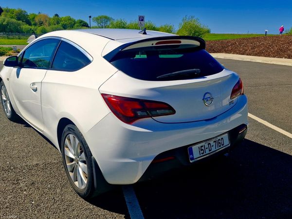 Opel Astra Hatchback, Diesel, 2015, White
