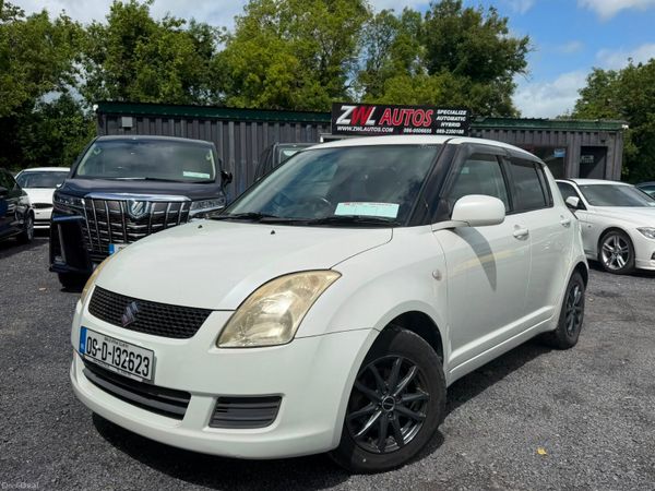 Suzuki Swift Hatchback, Petrol, 2009, White