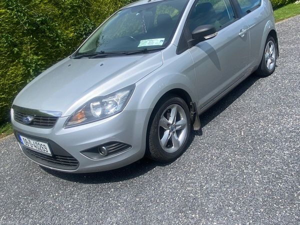 Ford Focus Hatchback, Petrol, 2008, Silver