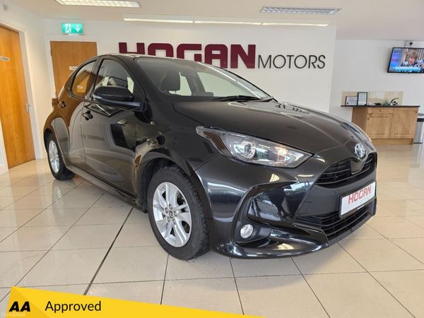 Toyota Yaris Hatchback, Petrol Hybrid, 2022, Black