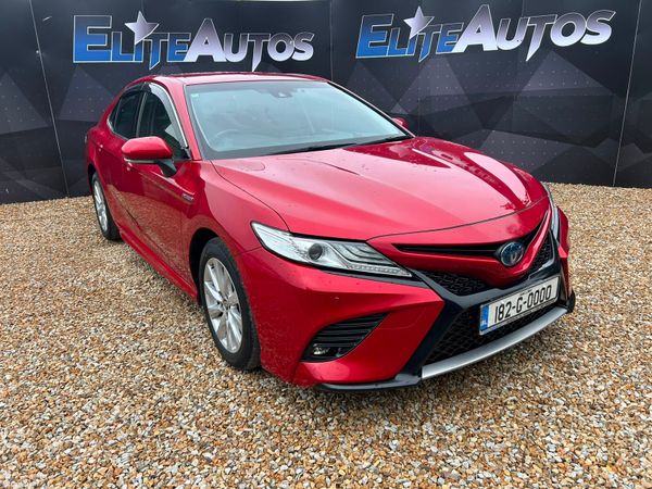 Toyota Camry Saloon, Petrol Hybrid, 2018, Red