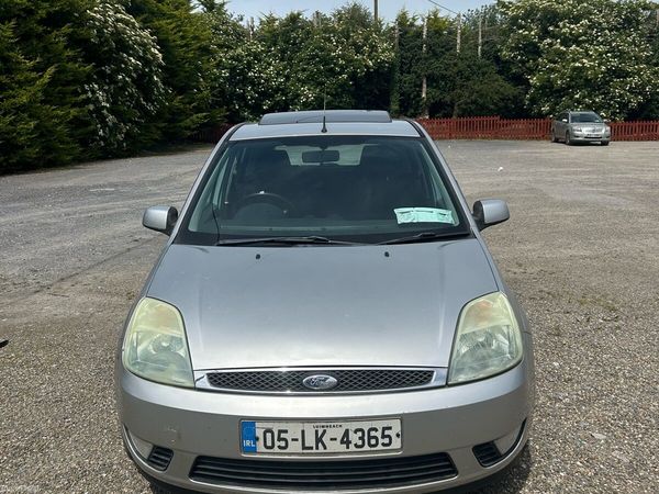 Ford Fiesta Hatchback, Petrol, 2005, Silver
