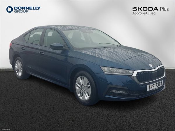Skoda Octavia Hatchback, Petrol, 2022, Blue