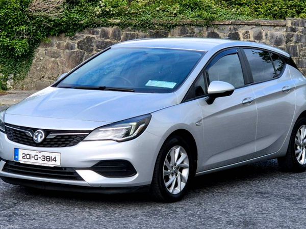 Vauxhall Astra Hatchback, Diesel, 2020, Silver