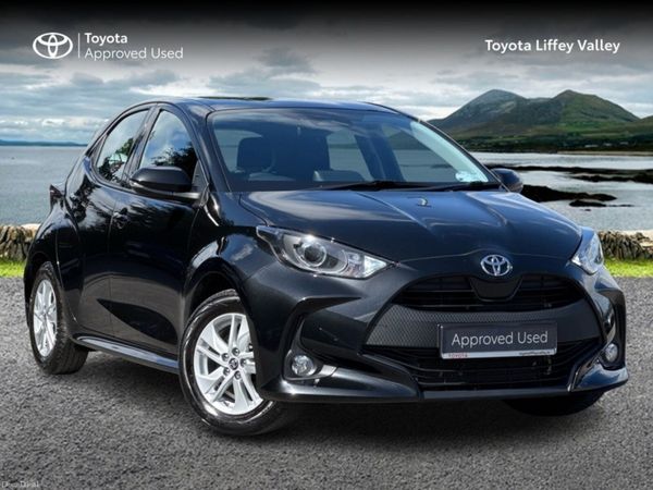 Toyota Yaris Hatchback, Petrol Hybrid, 2024, Black