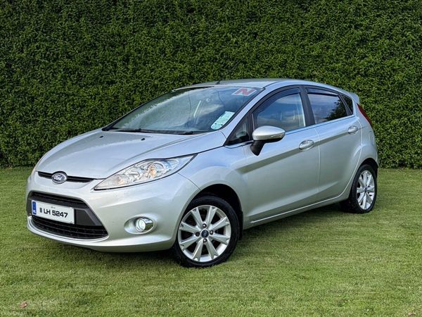 Ford Fiesta Hatchback, Petrol, 2011, Silver