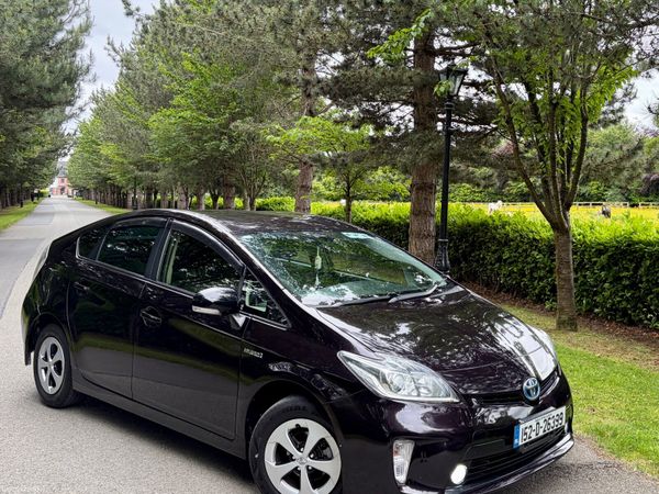 Toyota Prius Hatchback, Petrol Hybrid, 2015, Purple