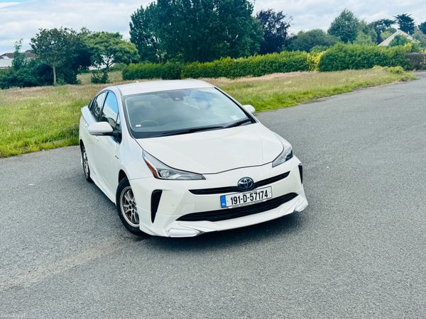 Toyota Prius Saloon, Petrol Hybrid, 2019, White