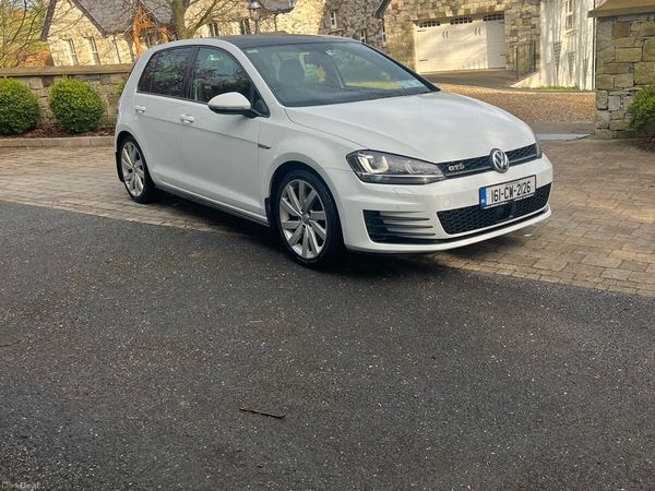 Volkswagen Golf Hatchback, Diesel, 2016, White