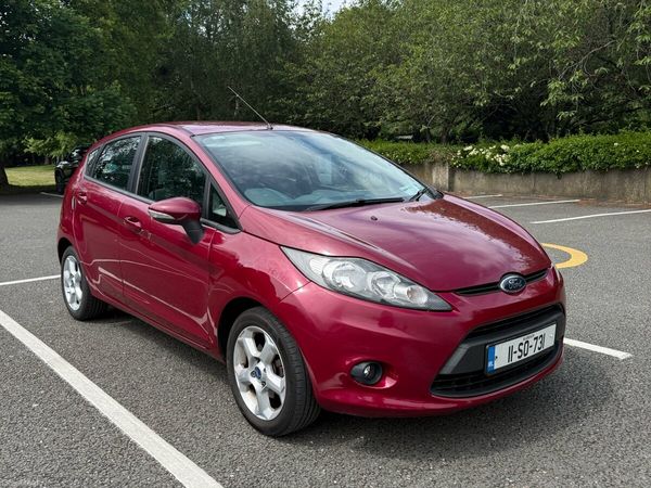 Ford Fiesta Hatchback, Petrol, 2011, Red