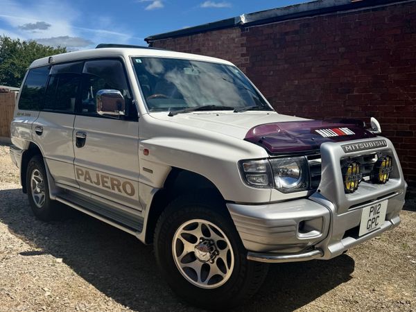 Mitsubishi Pajero SUV, Petrol, 1997, White