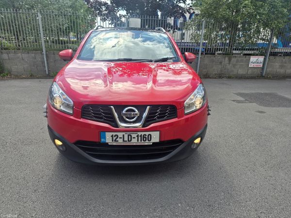 Nissan Qashqai Hatchback, Diesel, 2012, Red