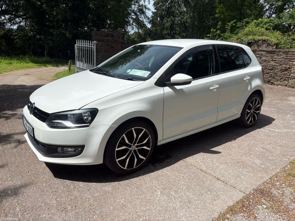 Volkswagen Polo Hatchback, Petrol, 2013, White