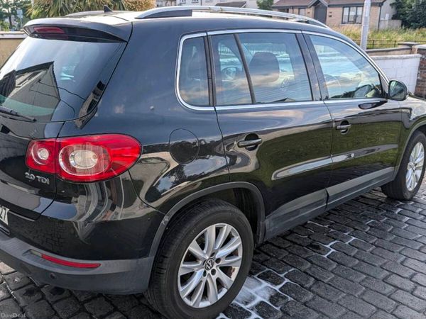Volkswagen Tiguan SUV, Diesel, 2009, Black