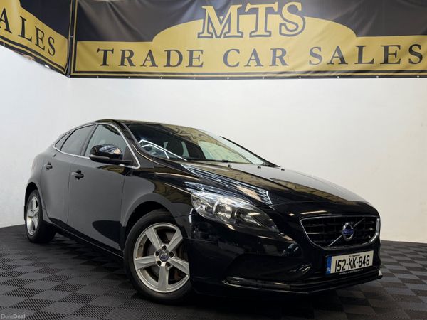 Volvo V40 Hatchback, Diesel, 2015, Black