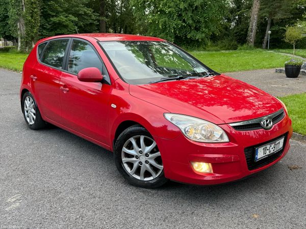 Hyundai i30 Hatchback, Diesel, 2010, Red