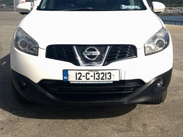 Nissan Qashqai Hatchback, Diesel, 2012, White