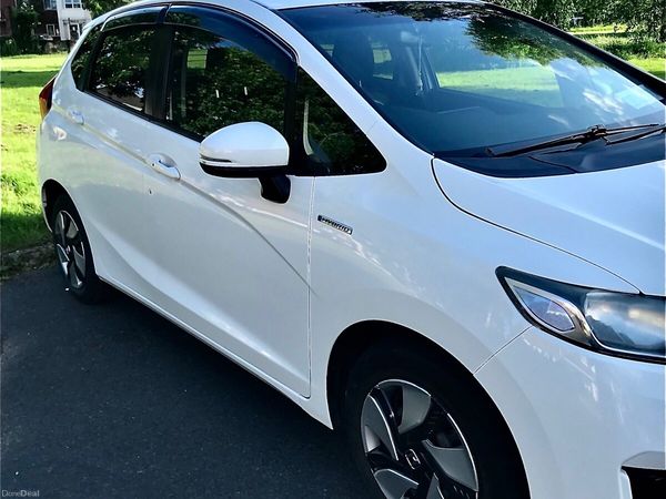 Honda Fit Hatchback, Petrol Hybrid, 2014, White